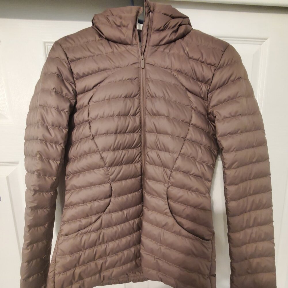 Lululemon Pack It Down Women's Jacket in Misty Mocha